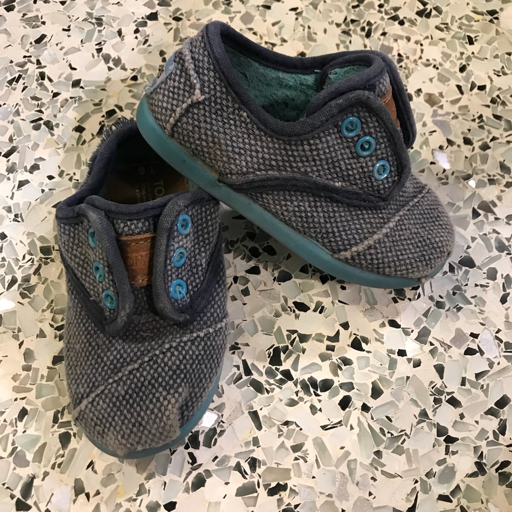 Blue Toms